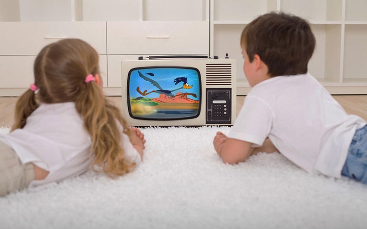 تماشای زیاد تلوزیون توسط کودک